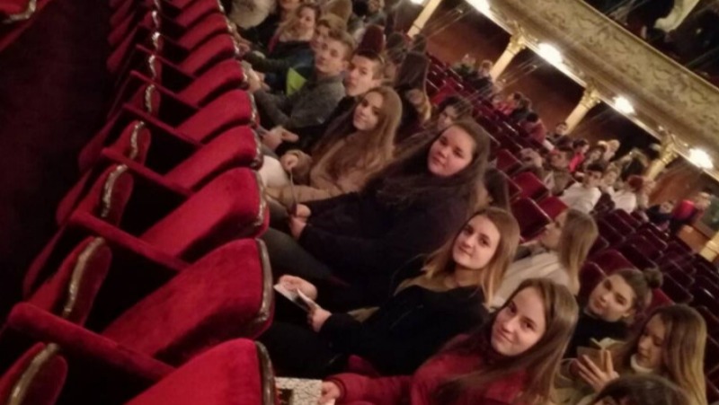 Posjećujemo kazališne predstave