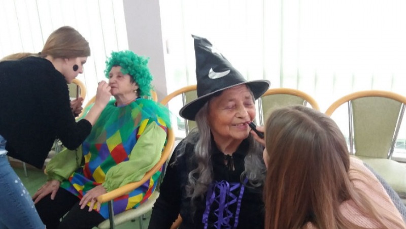 Na maškaranoj zabavi u Domu umirovljenika